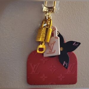 Authentic Louis Vuitton Gold Lock And Key-302, Bagcharm(nonbranded)